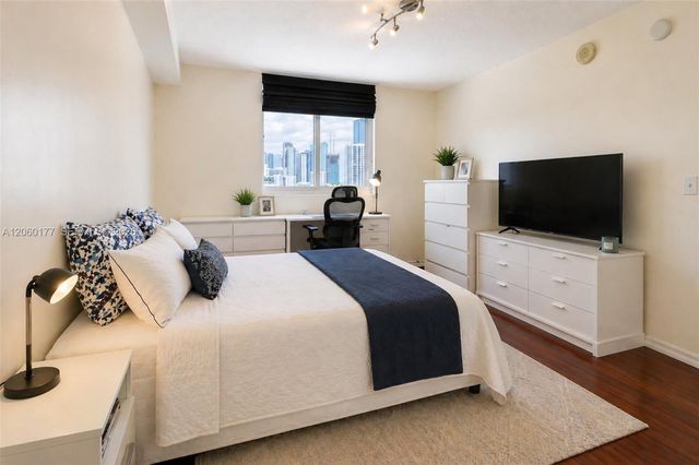 275 NE 18st 1110, Miami, FL 33132