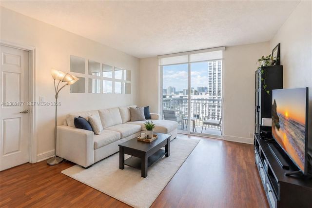275 NE 18st 1110, Miami, FL 33132