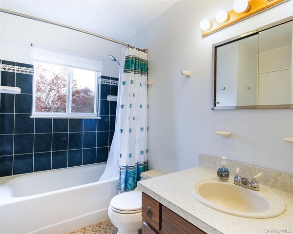 5 Junard Boulevard, Port Jefferson Station, NY 11776