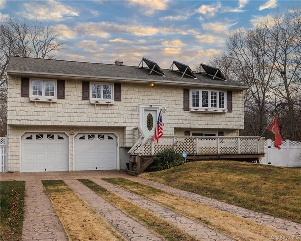 5 Junard Boulevard, Port Jefferson Station, NY 11776