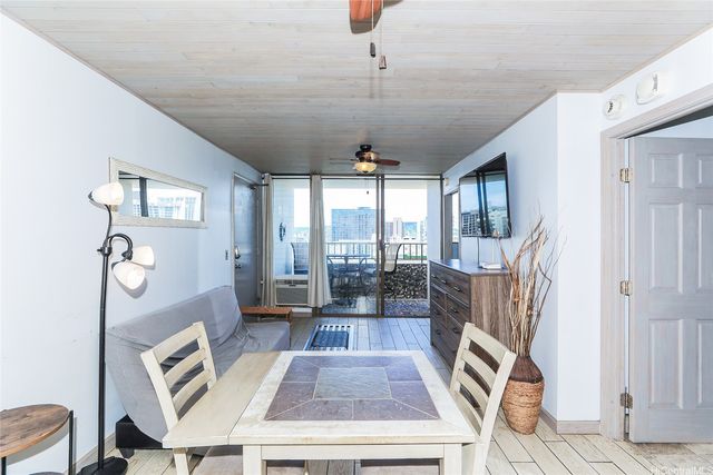 2240 Kuhio Avenue 2006, Honolulu, HI 96815