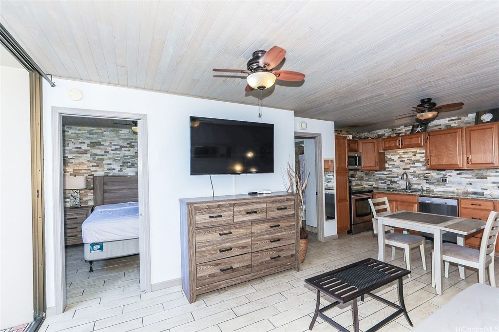 2240 Kuhio Avenue 2006, Honolulu, HI 96815