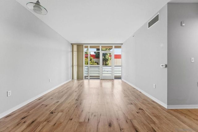 550 15th St 206, San Diego, CA 92101