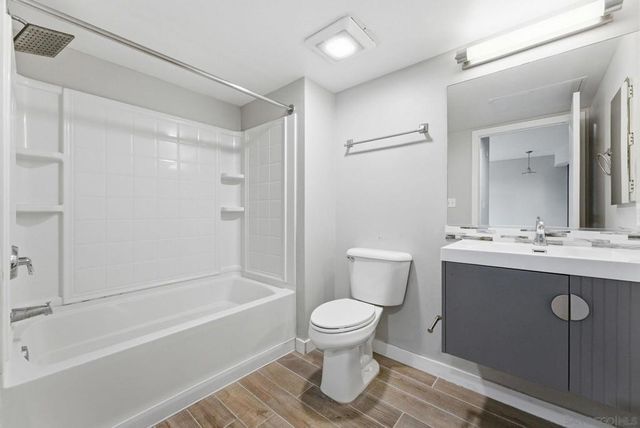 550 15th St 206, San Diego, CA 92101