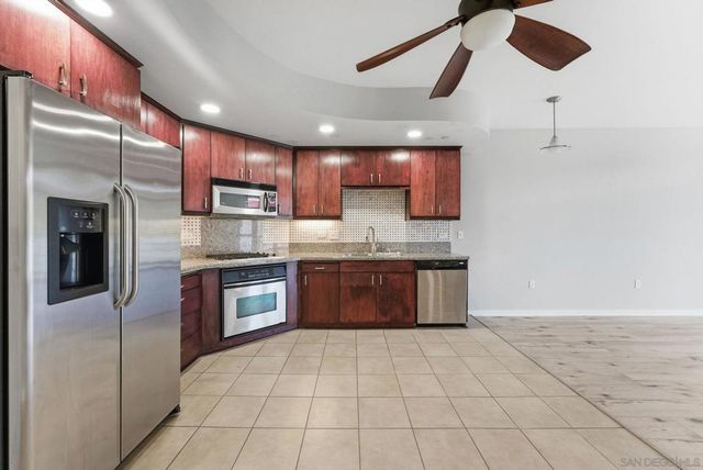 550 15th St 206, San Diego, CA 92101