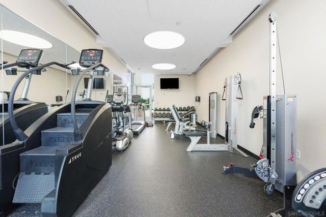 550 15th St 206, San Diego, CA 92101