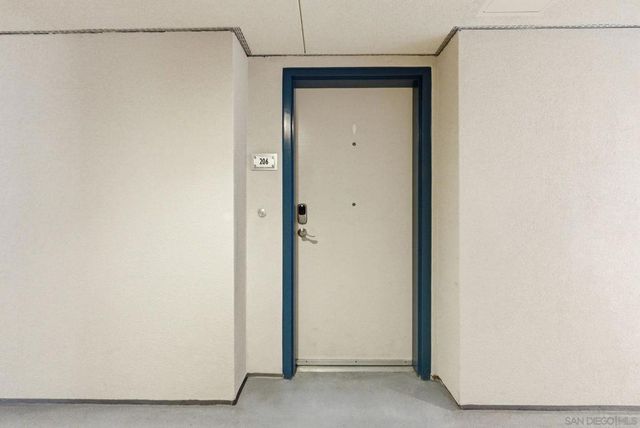 550 15th St 206, San Diego, CA 92101