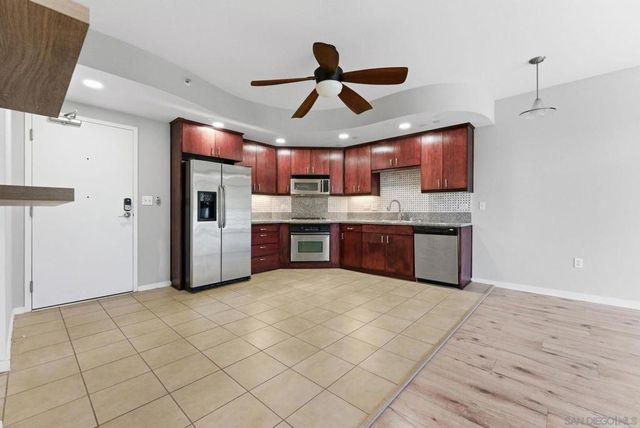 550 15th St 206, San Diego, CA 92101