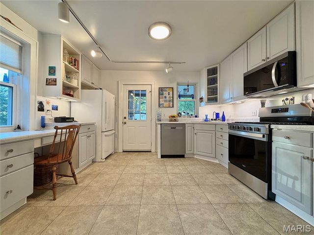 7329 Bruno Avenue, Richmond Heights, MO 63117