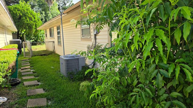 1301 Olive Street, Baytown, TX 77520