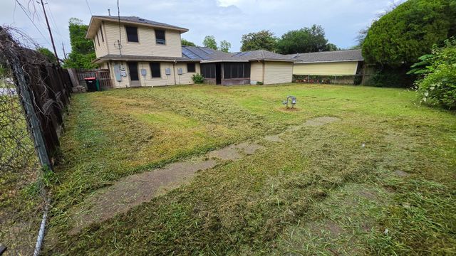 1301 Olive Street, Baytown, TX 77520