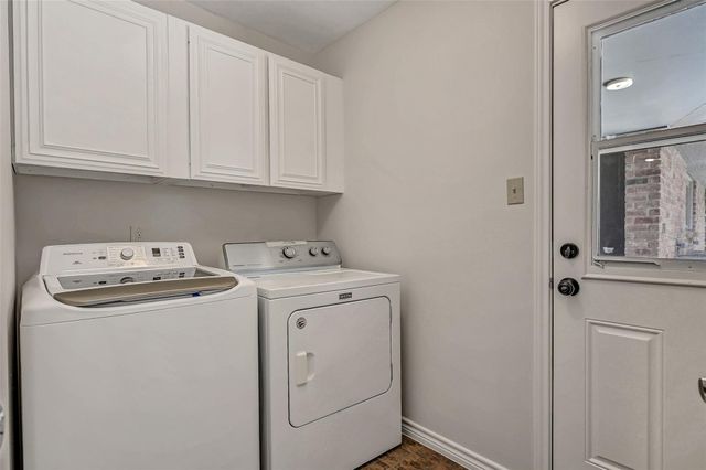705 Quaker Drive, Friendswood, TX 77546