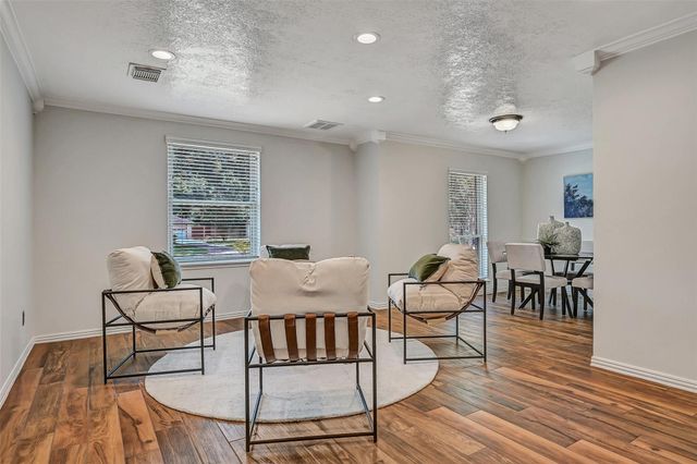 705 Quaker Drive, Friendswood, TX 77546