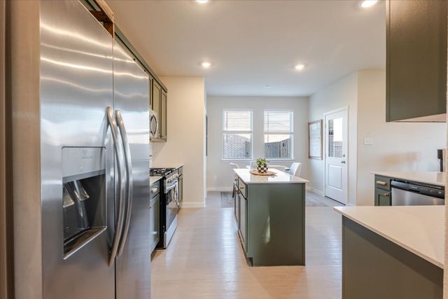 1221 Brazil Street, Azle, TX 76020