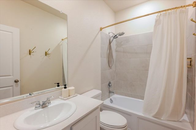 1221 Brazil Street, Azle, TX 76020