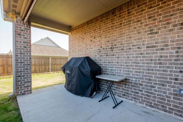 1221 Brazil Street, Azle, TX 76020