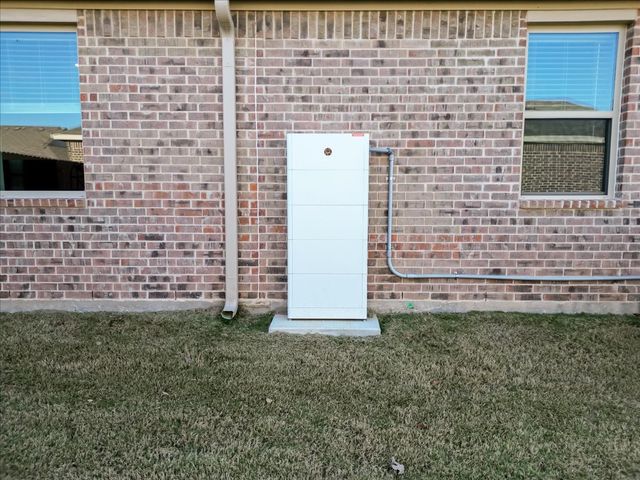 1221 Brazil Street, Azle, TX 76020