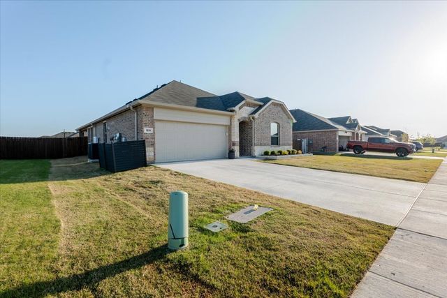 1221 Brazil Street, Azle, TX 76020