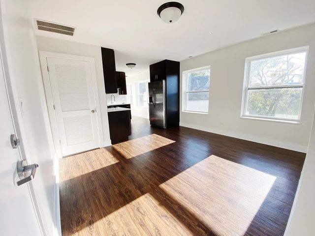 2959 N Hamlin Avenue 3A, Chicago, IL 60618