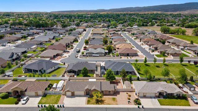 2925 Brook View Lane, Grand Junction, CO 81503