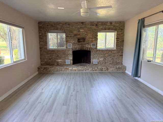 25423 Triangle Loop, San Antonio, TX 78255