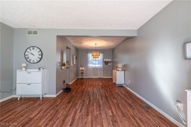 128 Southdale Boulevard, Cortland, OH 44410