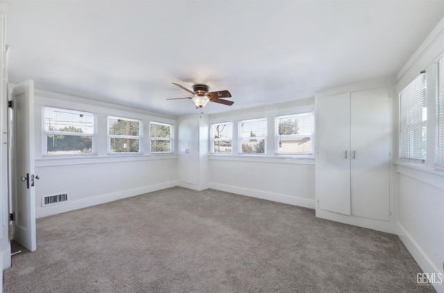 2400 18th Street, Bakersfield, CA 93301