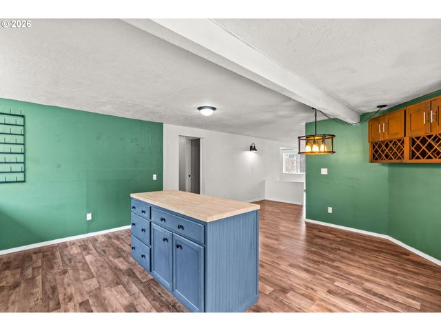 5736 A St, Springfield, OR 97478