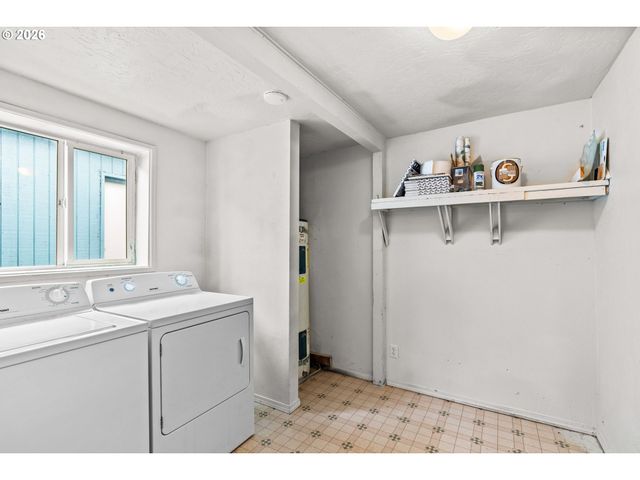 5736 A St, Springfield, OR 97478