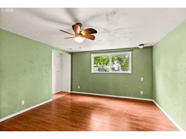 5736 A St, Springfield, OR 97478