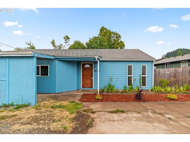 5736 A St, Springfield, OR 97478