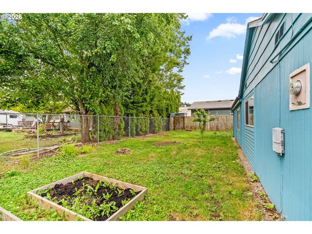 5736 A St, Springfield, OR 97478