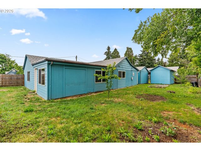 5736 A St, Springfield, OR 97478