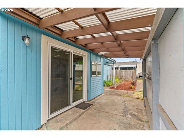 5736 A St, Springfield, OR 97478