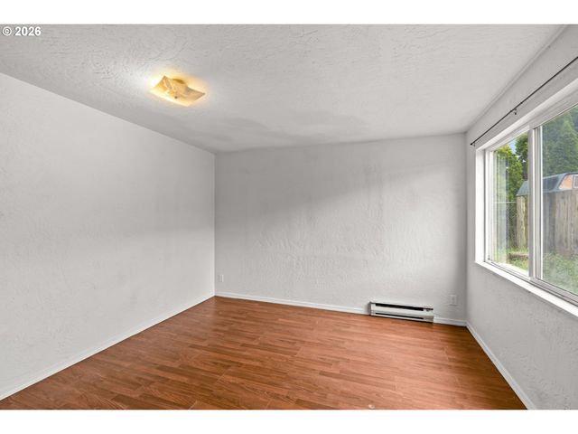 5736 A St, Springfield, OR 97478