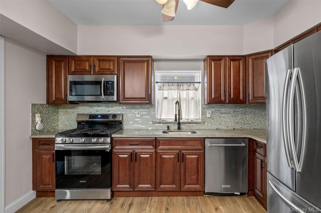 364 S Broadway, Lindenhurst, NY 11757