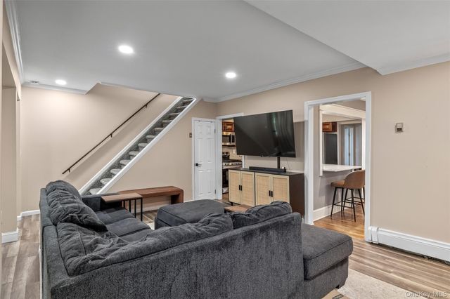 364 S Broadway, Lindenhurst, NY 11757