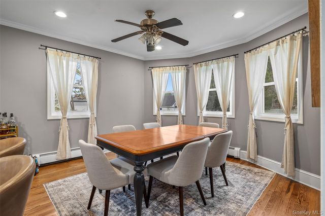 364 S Broadway, Lindenhurst, NY 11757