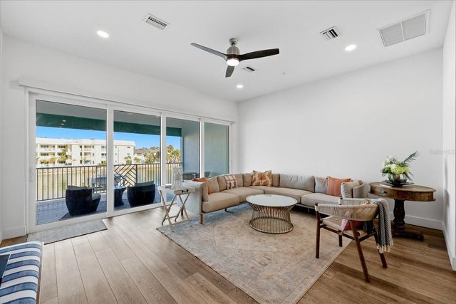 11797 1ST STREET E, Treasure Island, FL 33706