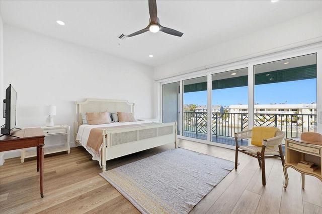 11797 1ST STREET E, Treasure Island, FL 33706