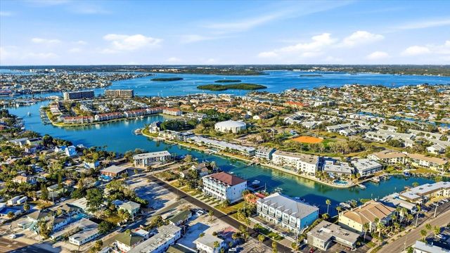 11797 1ST STREET E, Treasure Island, FL 33706