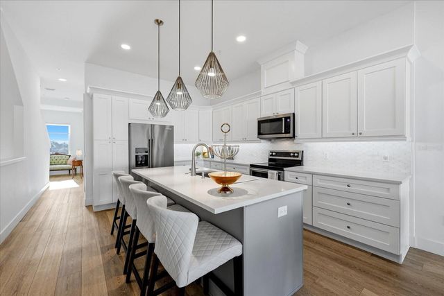 11797 1ST STREET E, Treasure Island, FL 33706