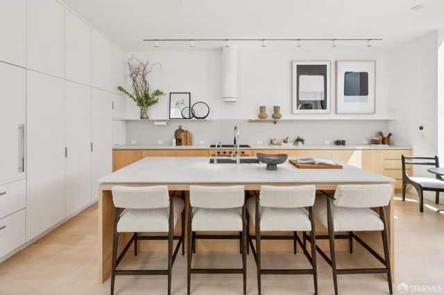 877 Treat Avenue, San Francisco, CA 94110