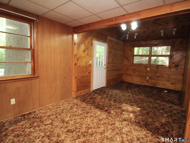 60 Lyon Road, Woodstock, CT 06282