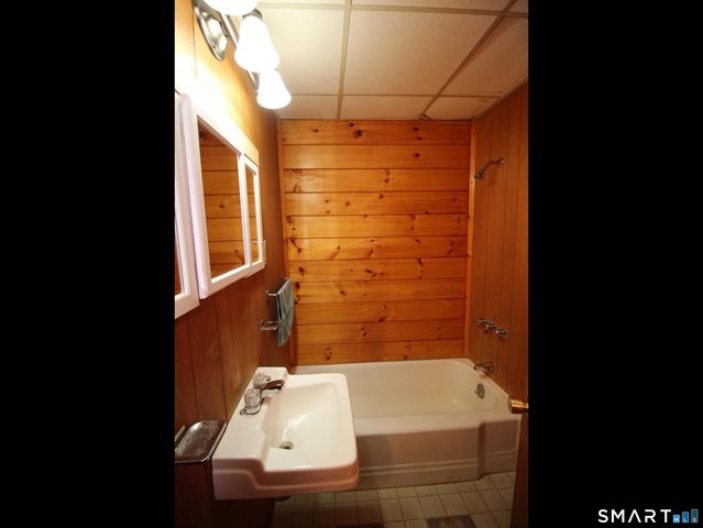 60 Lyon Road, Woodstock, CT 06282