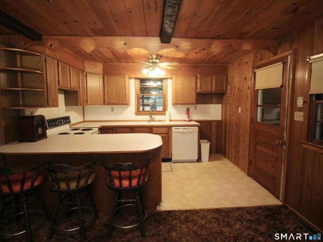 60 Lyon Road, Woodstock, CT 06282