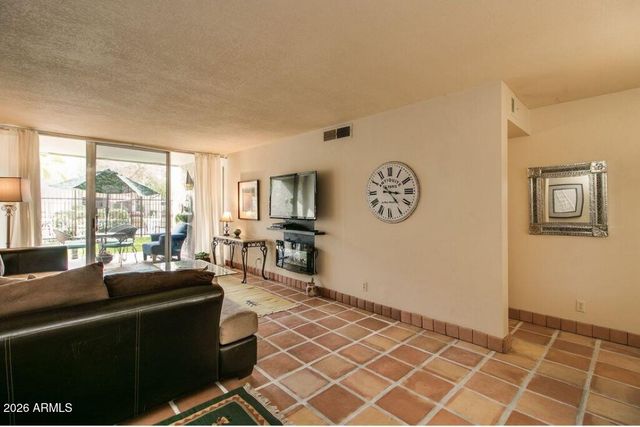 7625 E Camelback Road B117, Scottsdale, AZ 85251