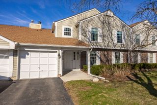 2153 Lancaster Circle 102B, Naperville, IL 60565