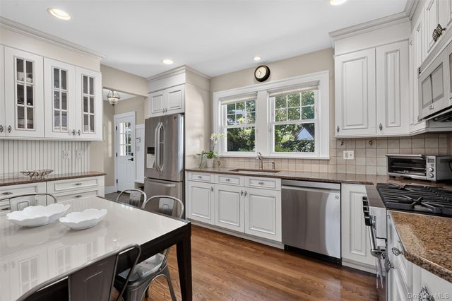 12 Drake Road, Scarsdale, NY 10583