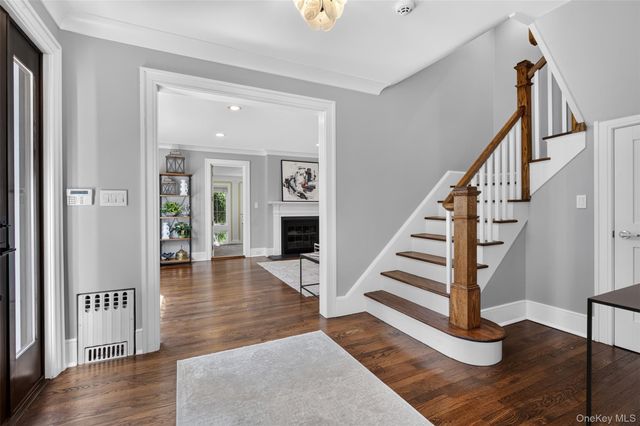 12 Drake Road, Scarsdale, NY 10583